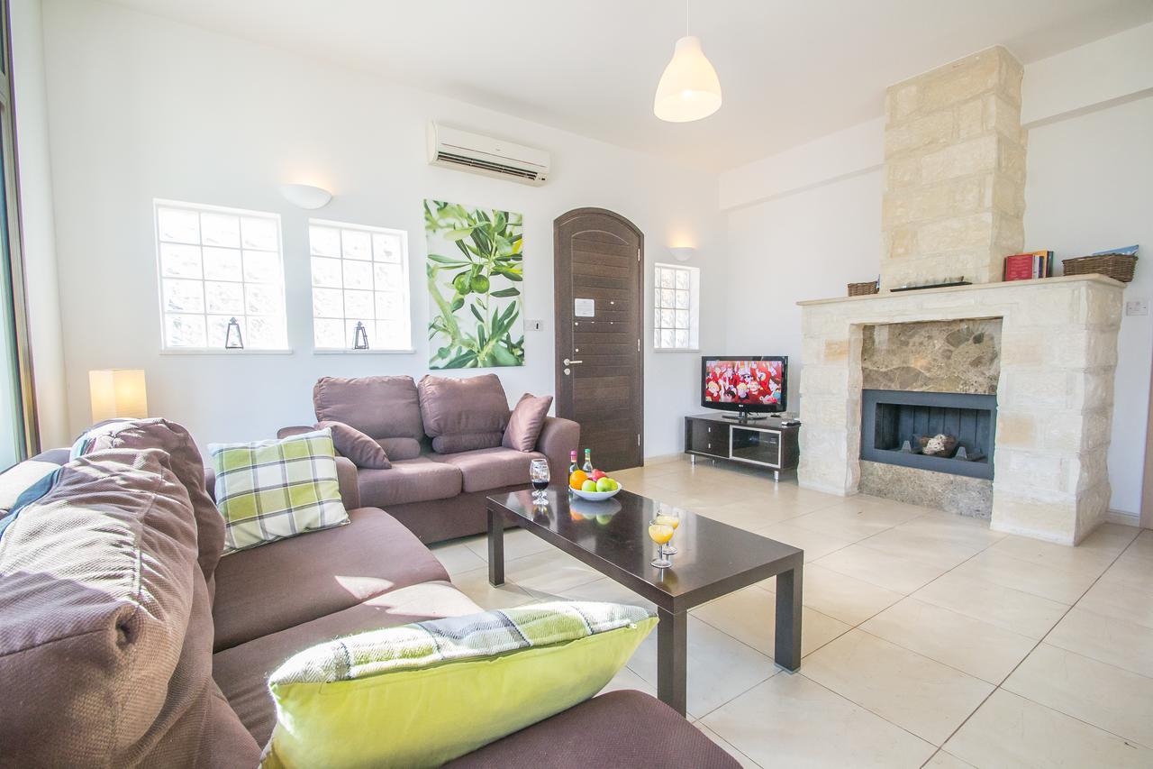 Rada'S Vacation Home Ayia Napa Exterior photo
