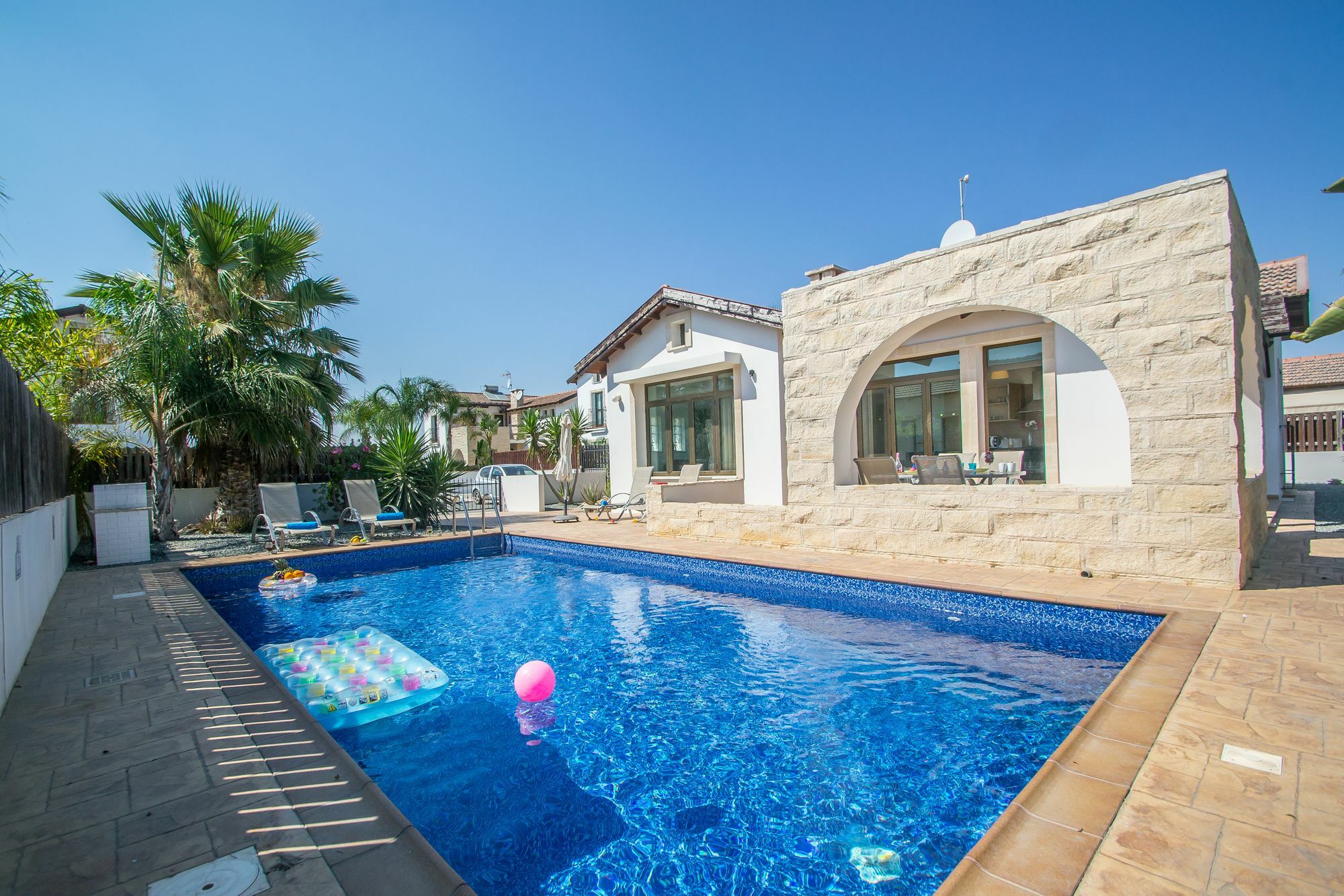 Rada'S Vacation Home Ayia Napa Exterior photo